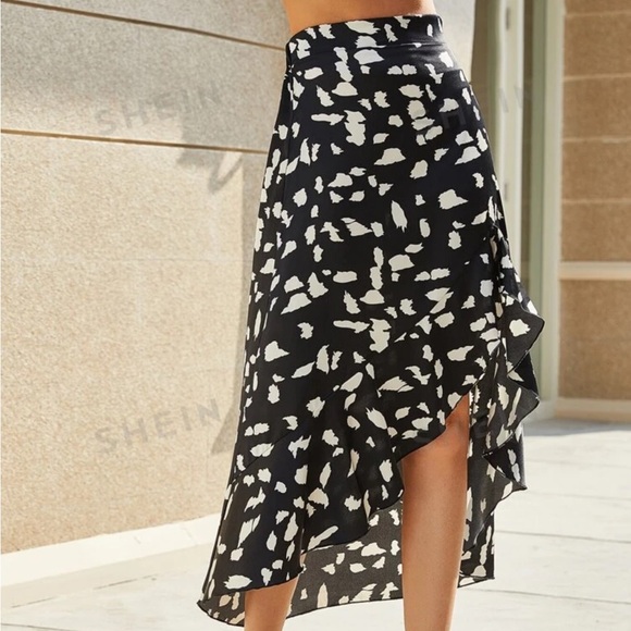 LAST CHANCE 7/31 High-low Asymmetrical Skirt - Picture 1 of 6